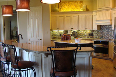 Inspiration for a timeless kitchen remodel in Dallas