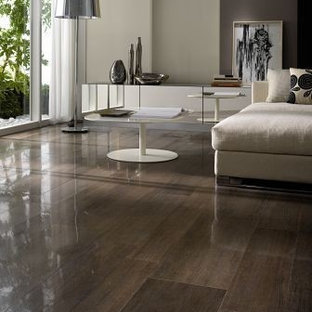 Idéer för ett stort modernt allrum med öppen planlösning, med grå väggar och klinkergolv i porslin