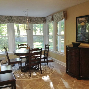 Bright & Sunny Dinette Area