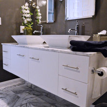Elise bathroom