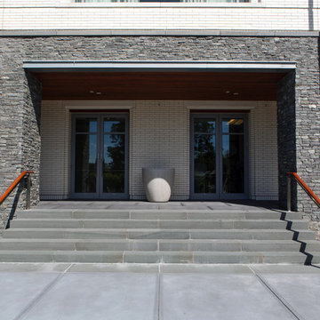 Combining Brick & Natural Stone: Country Club
