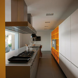 LEICHT CABINETS - Kitchen Cabinetry