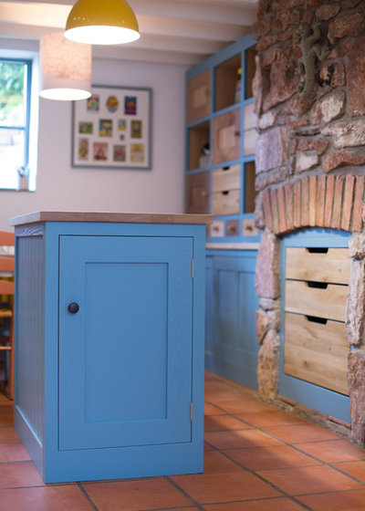 Contemporary Kitchen by Sustainable Kitchens