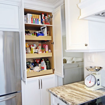 Fresh and Bright West Island Kitchen