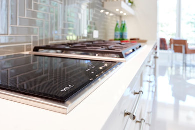 Inspiration for a transitional kitchen remodel in Dallas