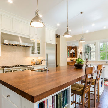 Traditional Great Room Kitchen & Pantry