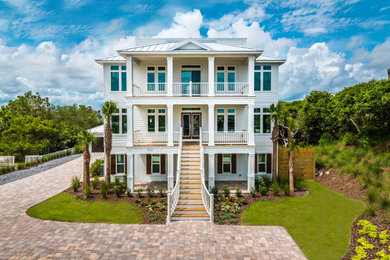 Example of a beach style exterior home design in Jacksonville