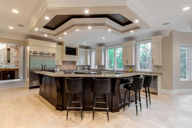 Inspiration for a timeless kitchen remodel in Chicago