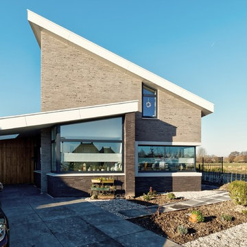 Front view, Interlocking building sections.