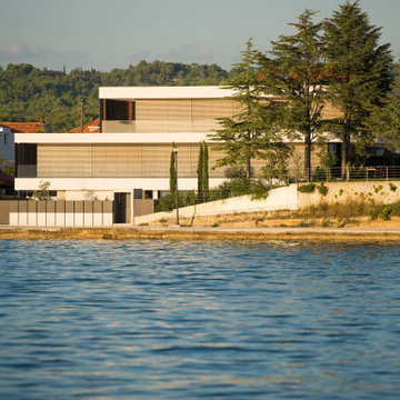 Side facade - view from the sea (Villa PB 12)