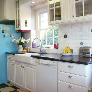 1950s Retro Chill Aqua Kitchen