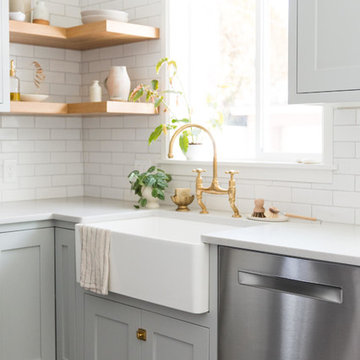 Tinge Floral: Glazed Thin Brick Kitchen Backsplash