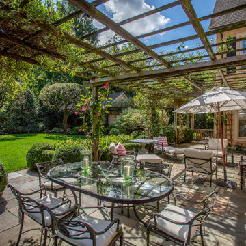 We are thrilled to introduce 612 Gravers Lane, a veritable ~jewelbox~ in an idea