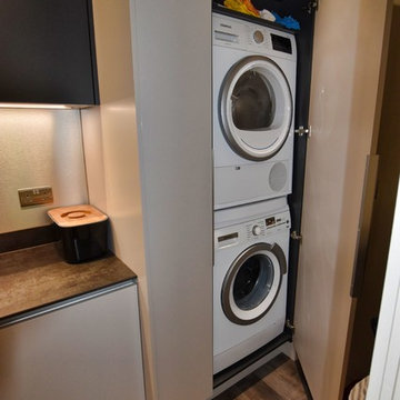 Barbican Modern Handleless Cashmere and Graphite Kitchen