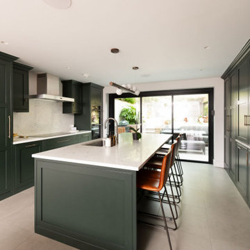 Classic In-Frame Shaker Kitchen & Bar - Islington
