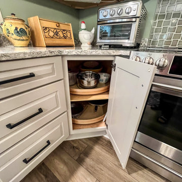 Two Tone Kitchen with Irish Creme Cabinets and Rustic Dockside Island
