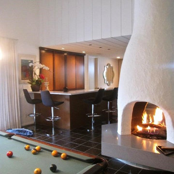 bar & entertainment room