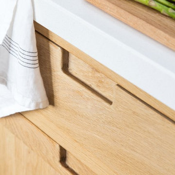 shaker kitchen in limed oak