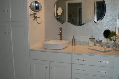Example of a trendy bathroom design in Nashville