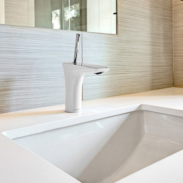 Golder River Buddha Master Bath