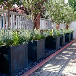 Garden Planters - Outdoor Plant Pots & Planters