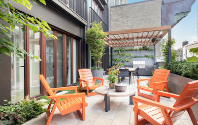 Patio of the Week: Lush Living Wall for a City Terrace