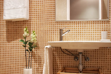Bathroom - contemporary bathroom idea in Miami