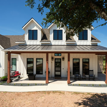 Modern Lakeside Farmhouse Kingsland