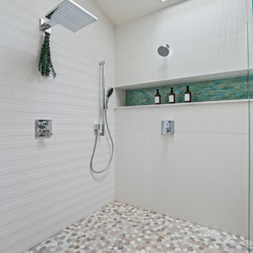 Primary Bath With a Built-in Spa