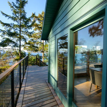Oceanfront Ipe Deck with Built-In Hot Tub