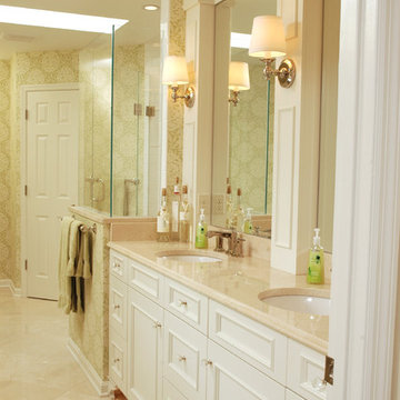 Bright Traditional Master Bathroom