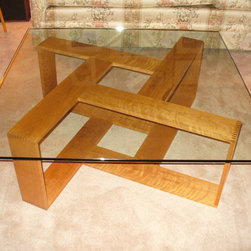 Center in the square - Coffee Tables
