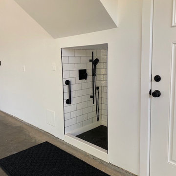 4 Car Garage with Apartment/Airbnb Above - Loudoun County, VA
