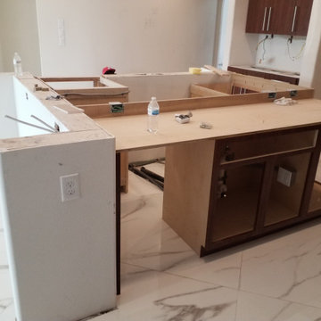 EXTENDED ISLAND WITH TAJMAHAL 3CM QUARTZITE