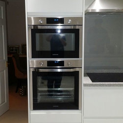 Matt white painted kitchen - Ovens