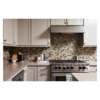 Ferndale North - Modern - Kitchen - Minneapolis - by Fox Interiors