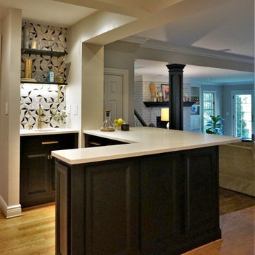 Black and Gold Bar