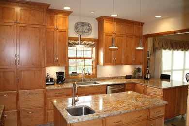 Inspiration for a transitional kitchen remodel in Bridgeport