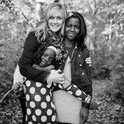 Mendy Shriver's photo