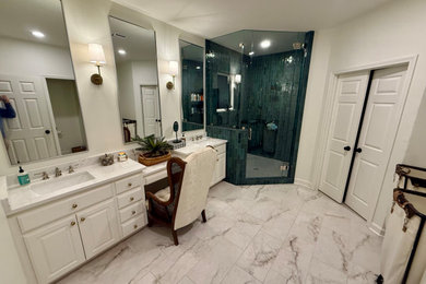 Bathroom - bathroom idea in Little Rock
