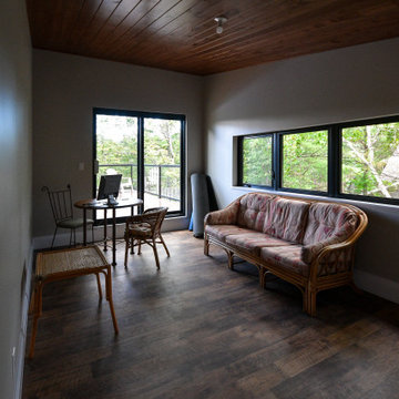 Contemporary Gravenhurst Getaway