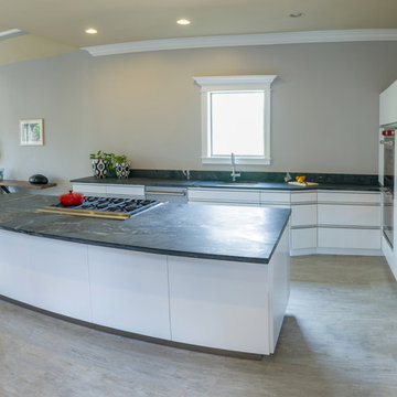 Sleek & Inspiring Professional Kitchen