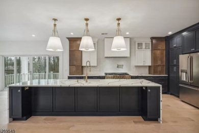 Kitchen - kitchen idea in New York