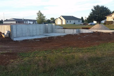 Example of a minimalist home design design in Wichita