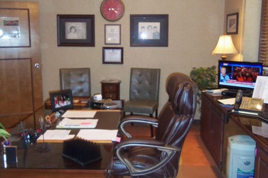 Large elegant home office photo in New Orleans