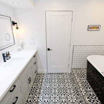Flavie Blanc Black/Gray/White Bathroom