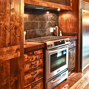 Modern Colonial Kitchen