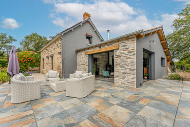 Idée de décoration pour une façade de maison champêtre.