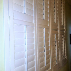 Wellhausen: Interior Hunter Douglas Shutters - Products