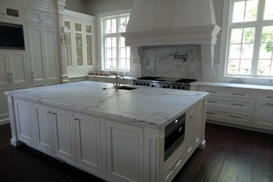 Example of a trendy kitchen design in Chicago